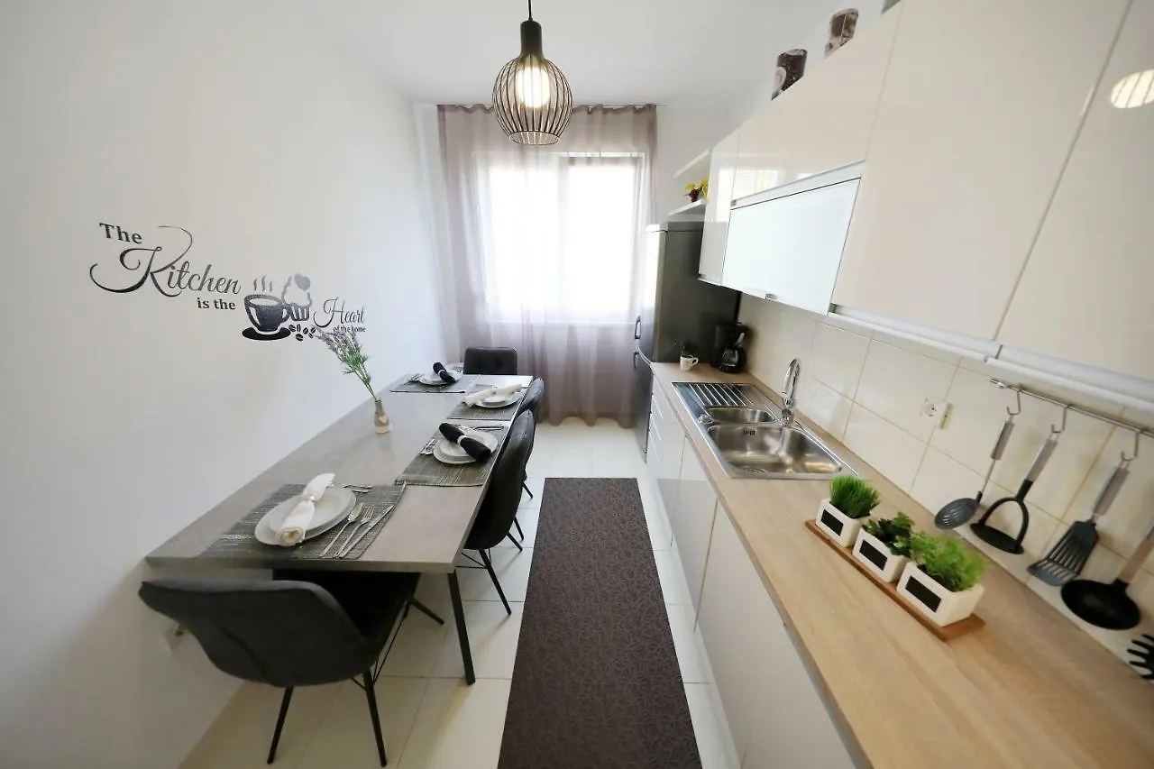 Dioniz Apartment Zadar 0*,